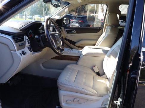 Used 2019 GMC Yukon XL Denali w/ Open Road Package image 16