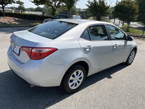 Used 2019 Toyota Corolla L FWD image 7
