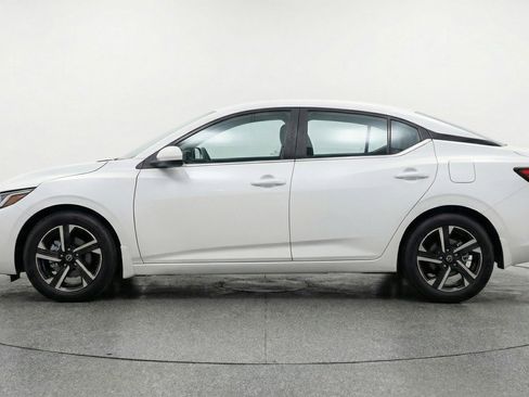 Used 2025 Nissan Sentra SV FWD image 5