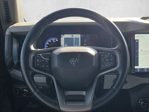 Used 2022 Ford Bronco Badlands image 13