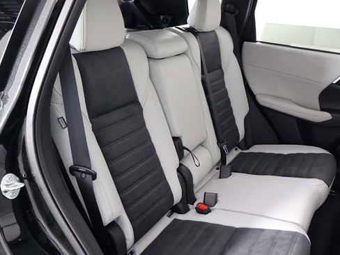 New 2025 Mitsubishi Outlander SE image 35