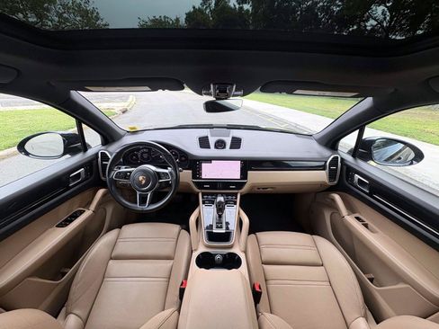 Used 2022 Porsche Cayenne Platinum Edition AWD/4WD image 26