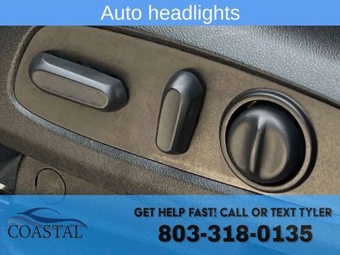 Used 2023 Chevrolet Traverse LT image 9