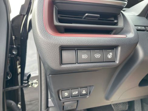 Used 2026 Toyota Prius Plug-In Hybrid image 19