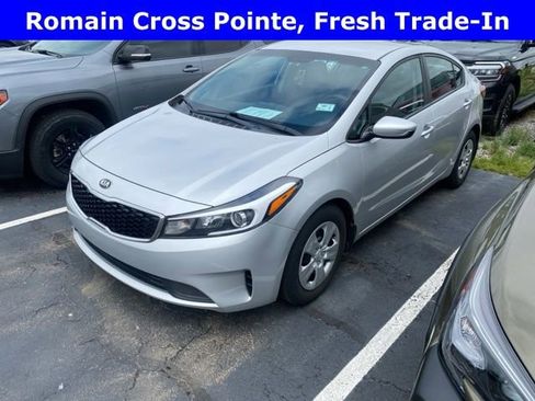 Used 2017 Kia Forte LX FWD image 1
