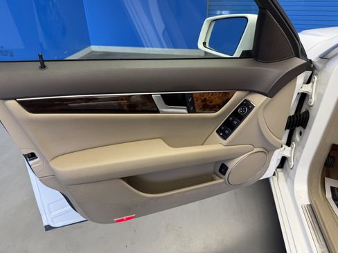 Used 2013 Mercedes-Benz C 300 4MATIC Sedan image 9