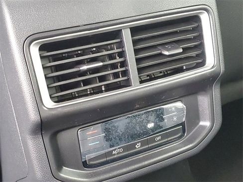 New 2026 Volkswagen Atlas SE image 12