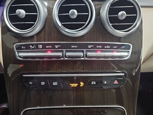 Used 2021 Mercedes-Benz GLC 300 image 21