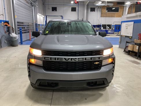 Used 2021 Chevrolet Silverado 1500 Custom w/ Safety Confidence Package image 2