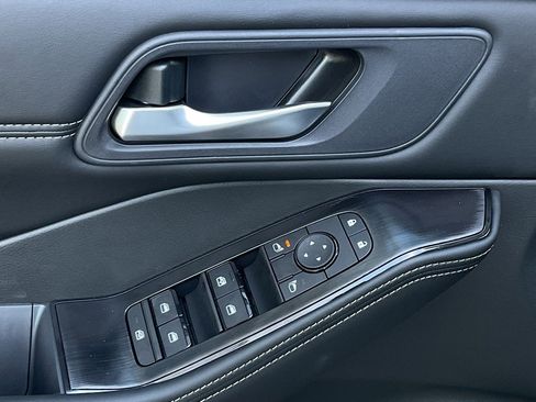 New 2025 Nissan Rogue SV w/ SV Premium Package image 11