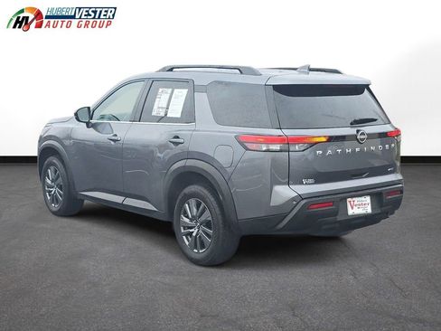 Used 2025 Nissan Pathfinder SV image 9