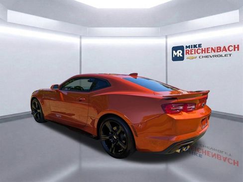 Used 2022 Chevrolet Camaro LT w/ Technology Package RWD image 6