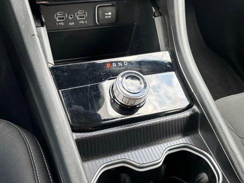 Used 2025 Jeep Grand Cherokee L Laredo image 23