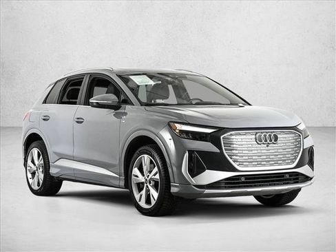 Used 2023 Audi Q4 e-tron Premium Plus w/ Premium Plus AWD/4WD image 3