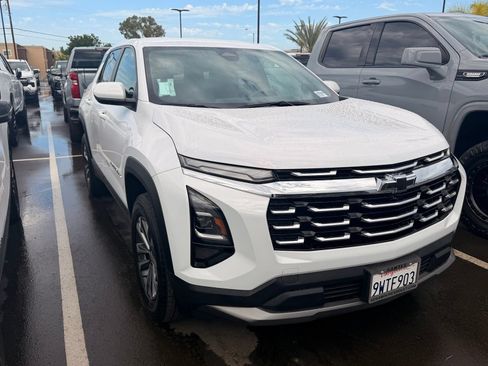 Used 2025 Chevrolet Equinox LT FWD image 1