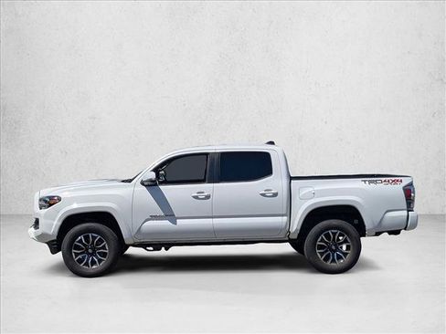 Used 2022 Toyota Tacoma TRD Sport w/ TRD Premium Sport Package AWD/4WD image 8