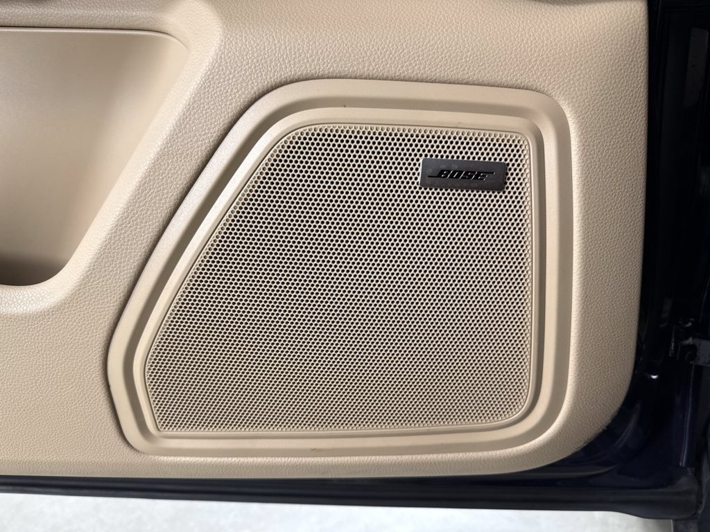 Certified 2023 Porsche Macan w/ Premium Package Plus AWD/4WD image 35