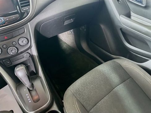 Used 2017 Chevrolet Trax LS image 22