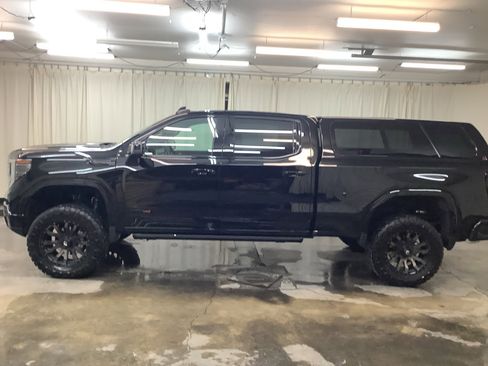 New 2025 GMC Sierra 1500 AT4 w/ AT4 Premium Package image 9