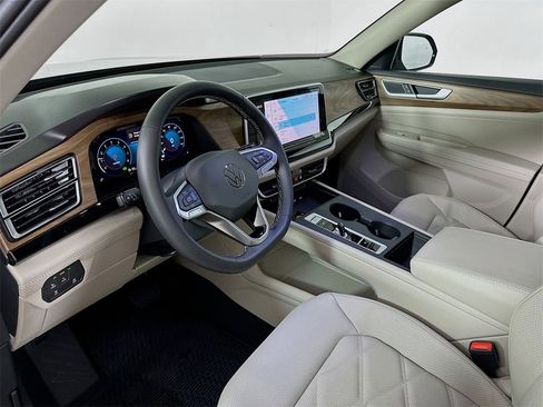 New 2026 Volkswagen Atlas SE image 10