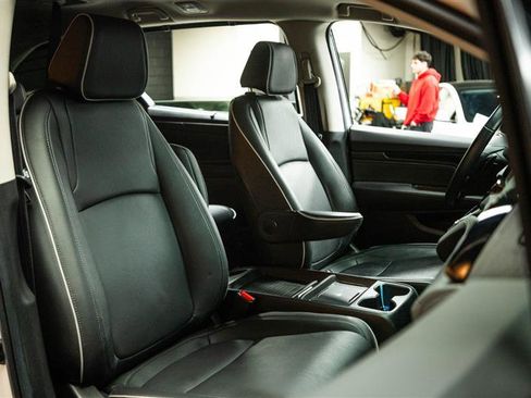 Used 2025 Honda Odyssey Touring image 15