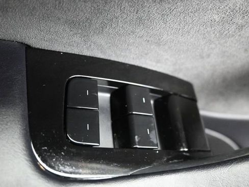 Used 2018 Tesla Model 3 Long Range RWD image 23