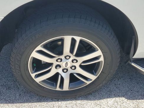 Used 2022 Ford Expedition Limited RWD image 9