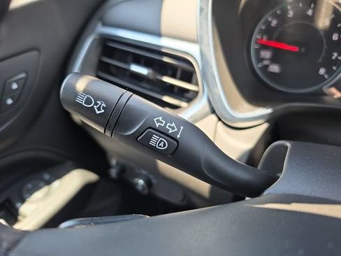 Used 2022 Chevrolet Equinox LT FWD image 24