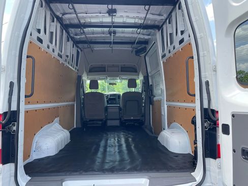 Used 2020 Nissan NV 2500 SV w/ Back Door Glass Package image 13