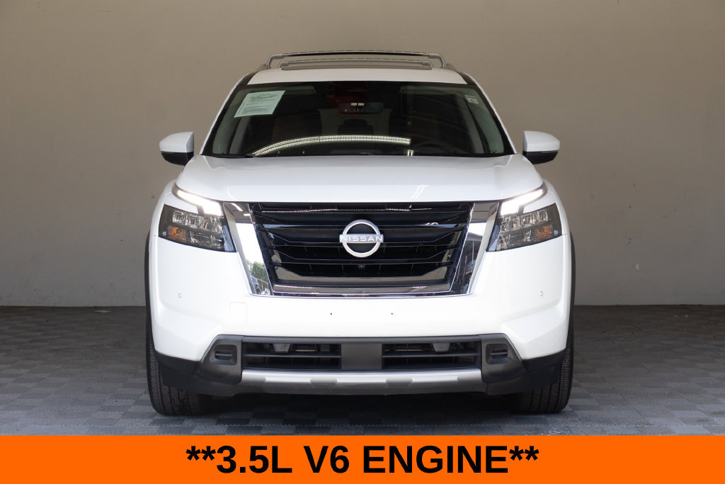 Used 2025 Nissan Pathfinder Platinum w/ Cargo Package FWD image 4