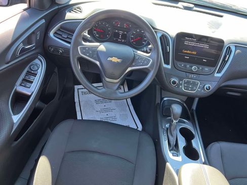 Used 2022 Chevrolet Malibu LT image 15
