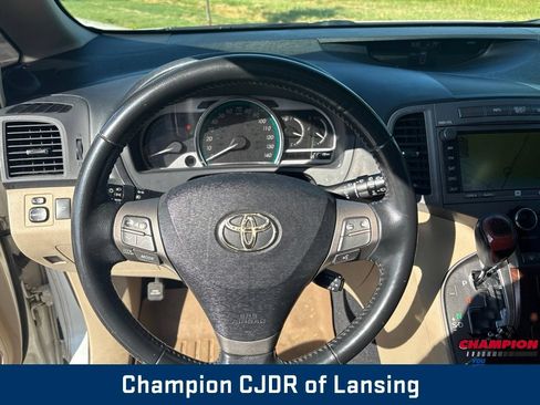 Used 2010 Toyota Venza AWD image 17