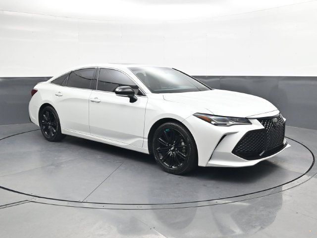 Used 2019 Toyota Avalon Touring FWD image 2