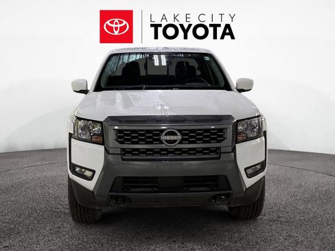 Used 2025 Nissan Frontier SV w/ SV Convenience Package image 11