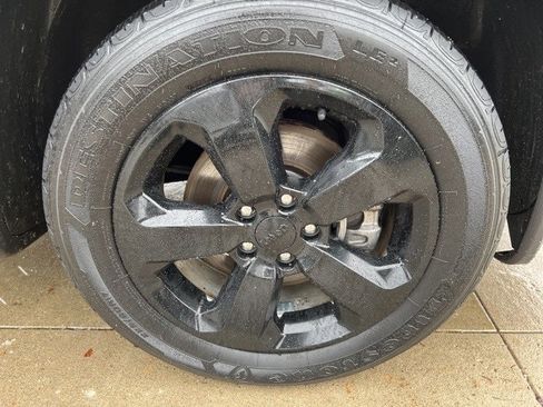 Certified 2019 Jeep Compass Latitude w/ Cold Weather Group image 8