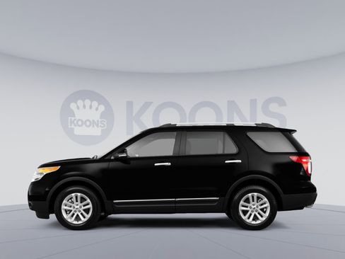 Used 2015 Ford Explorer XLT w/ Equipment Group 202A AWD/4WD image 2