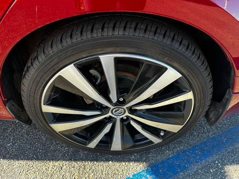 Used 2021 Nissan Altima 2.5 SR w/ SR Premium Package image 9