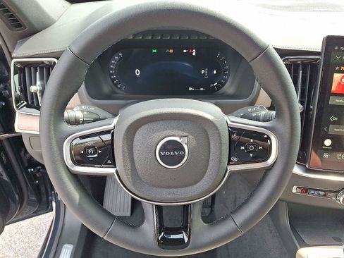 Used 2026 Volvo XC90 B6 Plus w/ Protection Package Premier AWD/4WD image 14