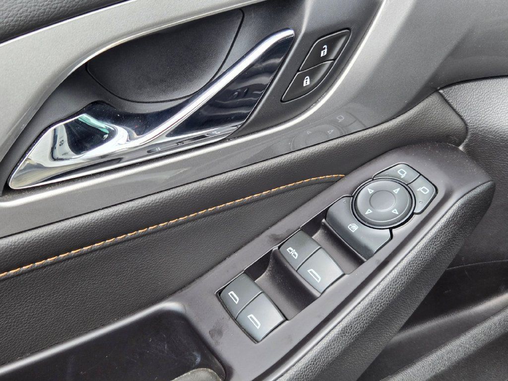 Used 2019 Chevrolet Traverse RS w/ LPO, 'HIT The Road' Package AWD/4WD image 15