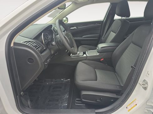Certified 2023 Chrysler 300 Touring RWD image 21
