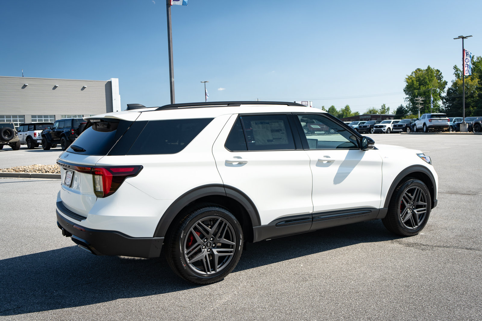 New 2027 Ford Explorer ST-Line w/ Premium Package AWD/4WD image 10