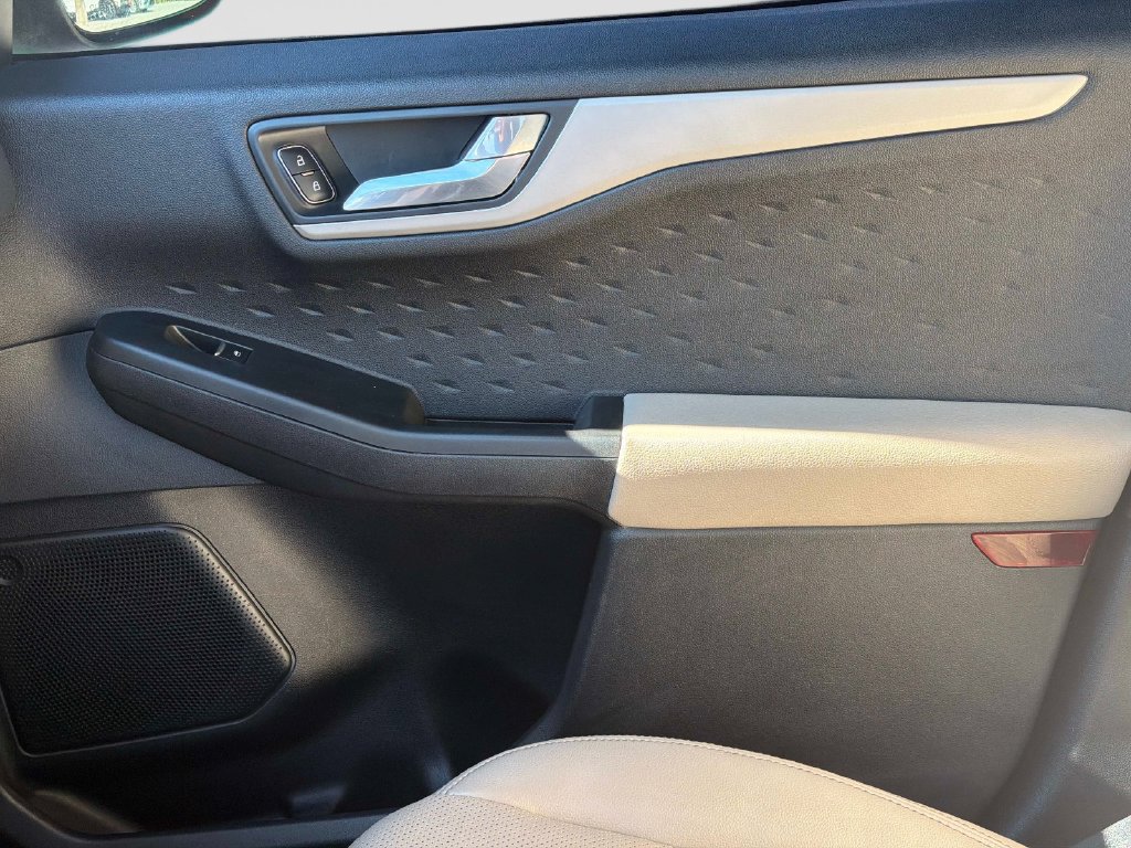 Used 2020 Ford Escape SEL FWD image 23