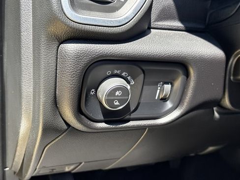 Used 2024 RAM 2500 Big Horn AWD/4WD image 19