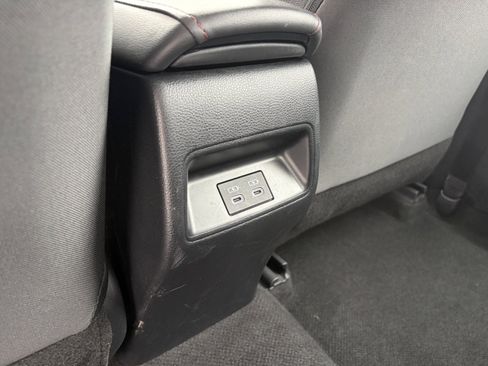 Used 2024 Toyota Corolla SE FWD image 31