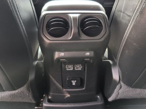 Used 2020 Jeep Wrangler Unlimited Sahara w/ Dual Top Group AWD/4WD image 29