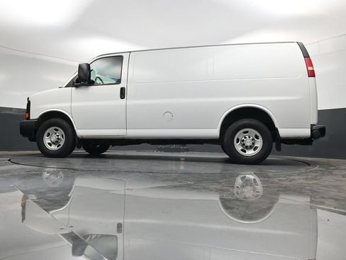 Used 2016 Chevrolet Express 2500 RWD image 48