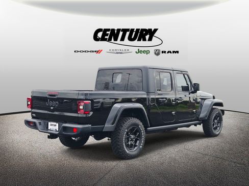 Used 2024 Jeep Gladiator Sport AWD/4WD image 4