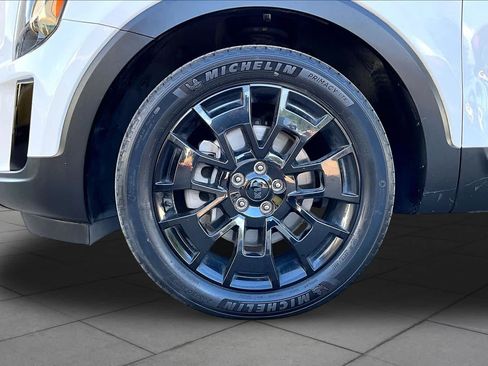Used 2021 Kia Telluride EX w/ EX Premium Package AWD/4WD image 11