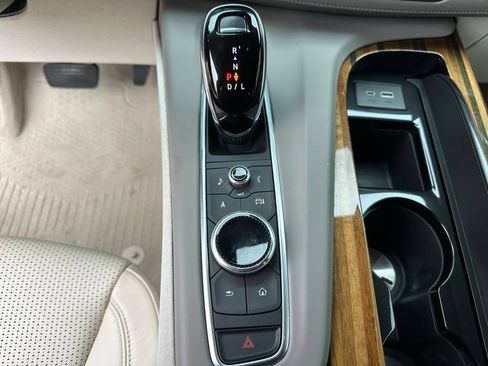 Used 2022 Cadillac Escalade Sport Platinum RWD image 31