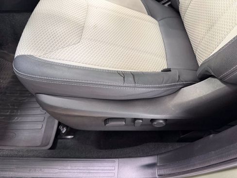 Used 2021 Subaru Forester Premium AWD/4WD image 25